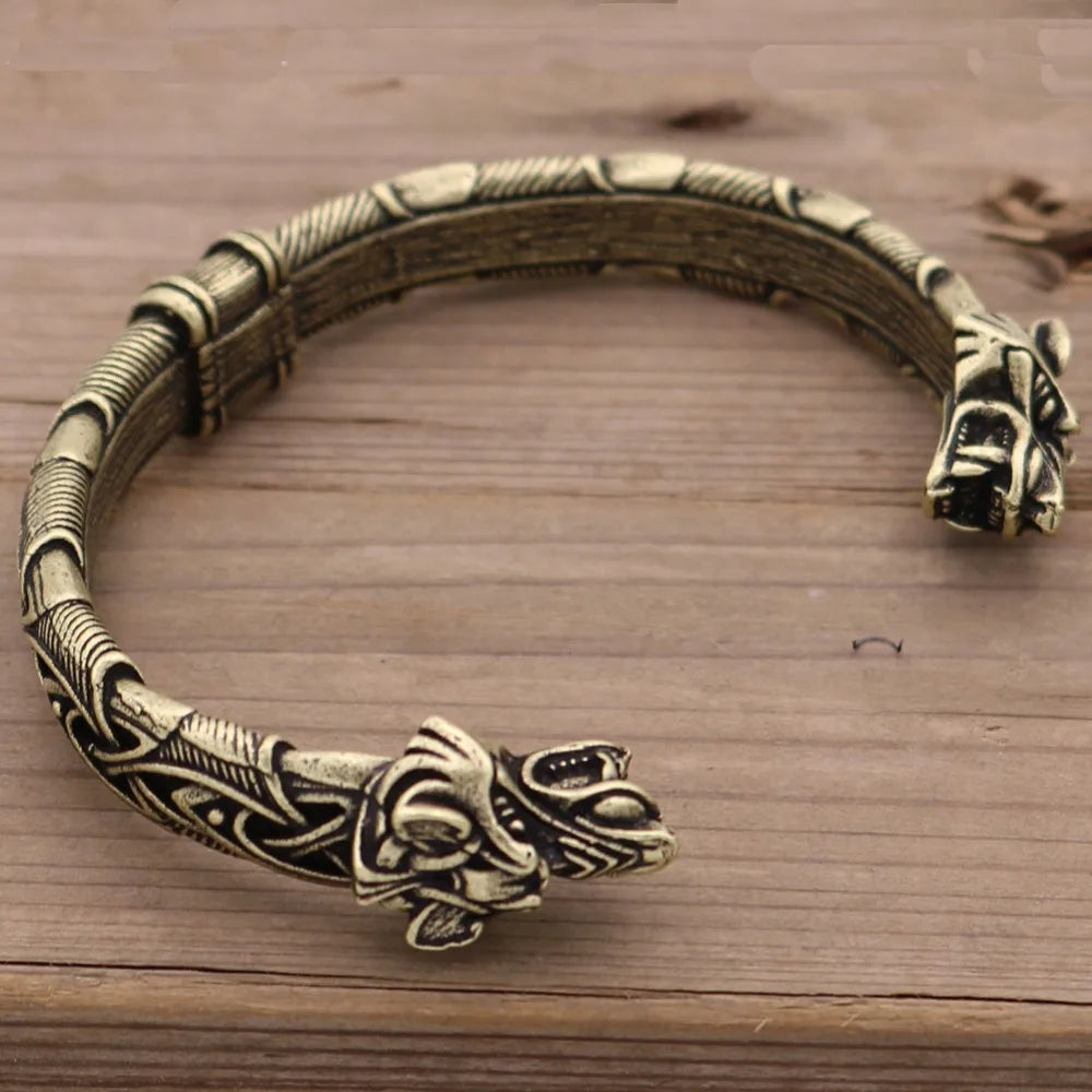 Tvívarg — Bracelet du Double-Loup