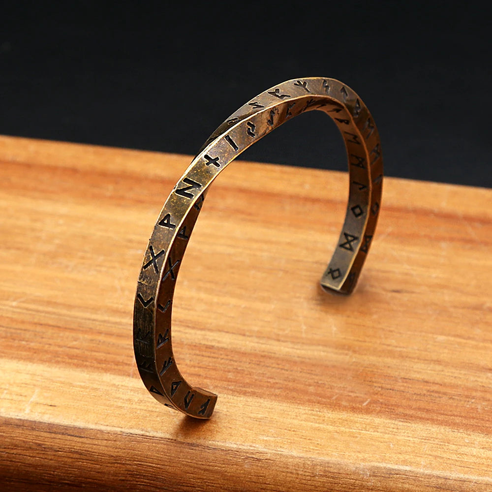 TryggðarbaugR — Bracelet de Loyauté Torsadée
