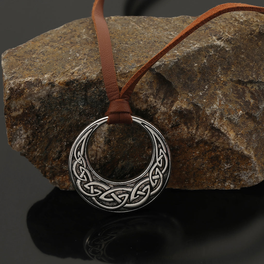 Hamingjakeðja — Collier de la Protection sacrée