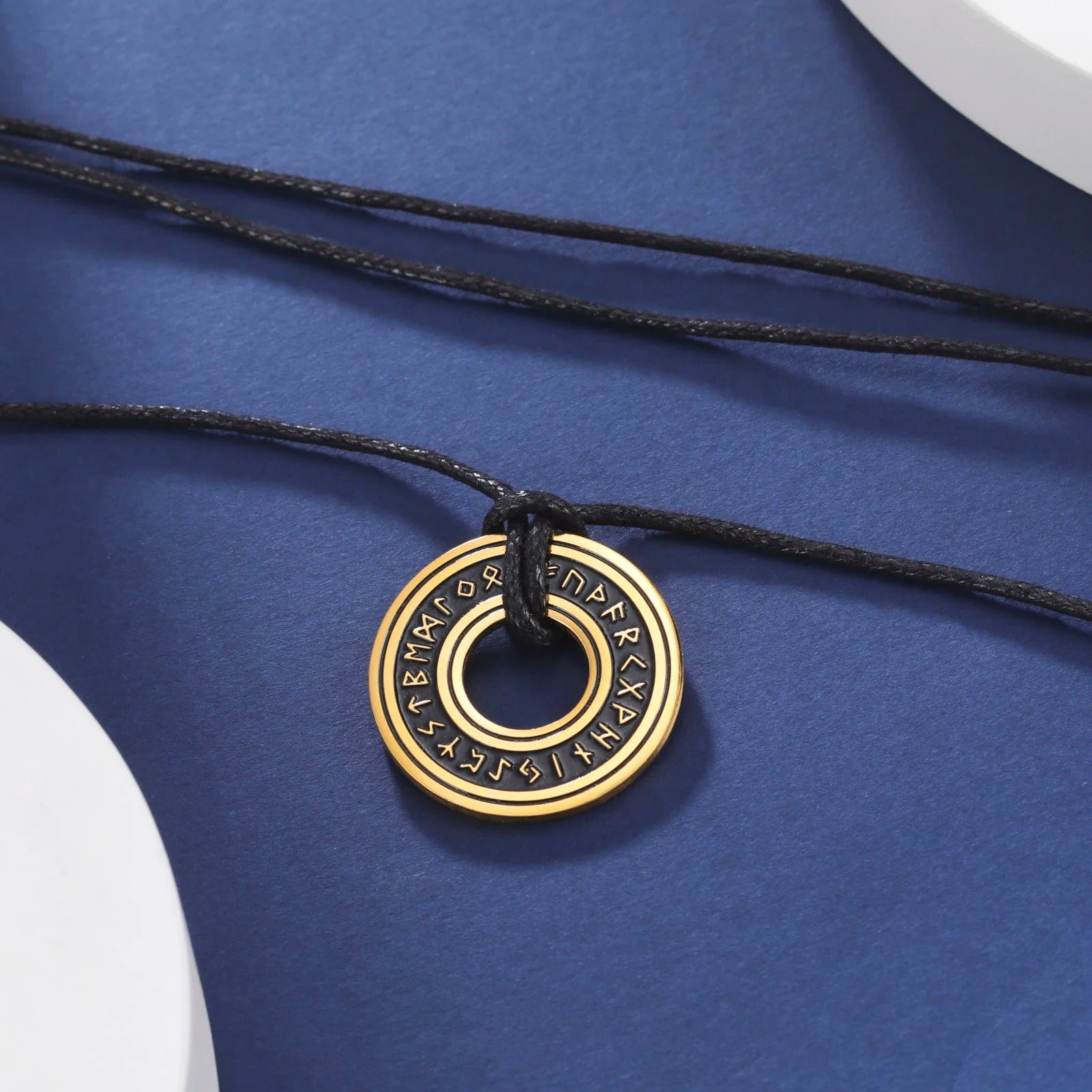 Málljóð — Collier de la Parole Gravée